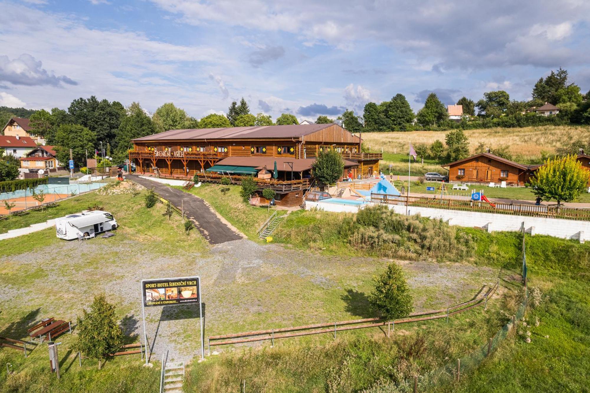 Sport-Hotel Sibenicni Vrch Mnichovice Exterior photo